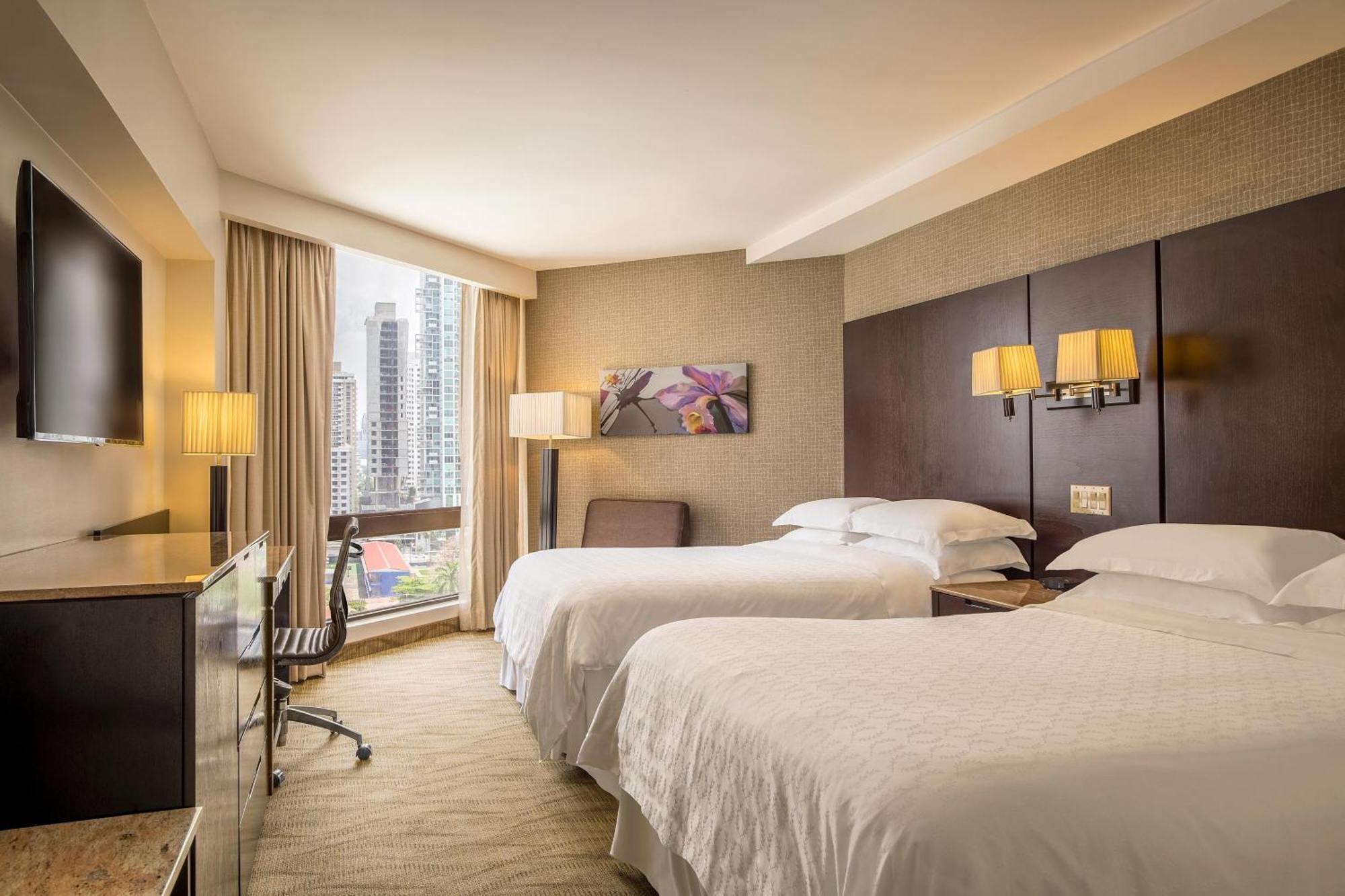 Sheraton Grand Hotel 5*