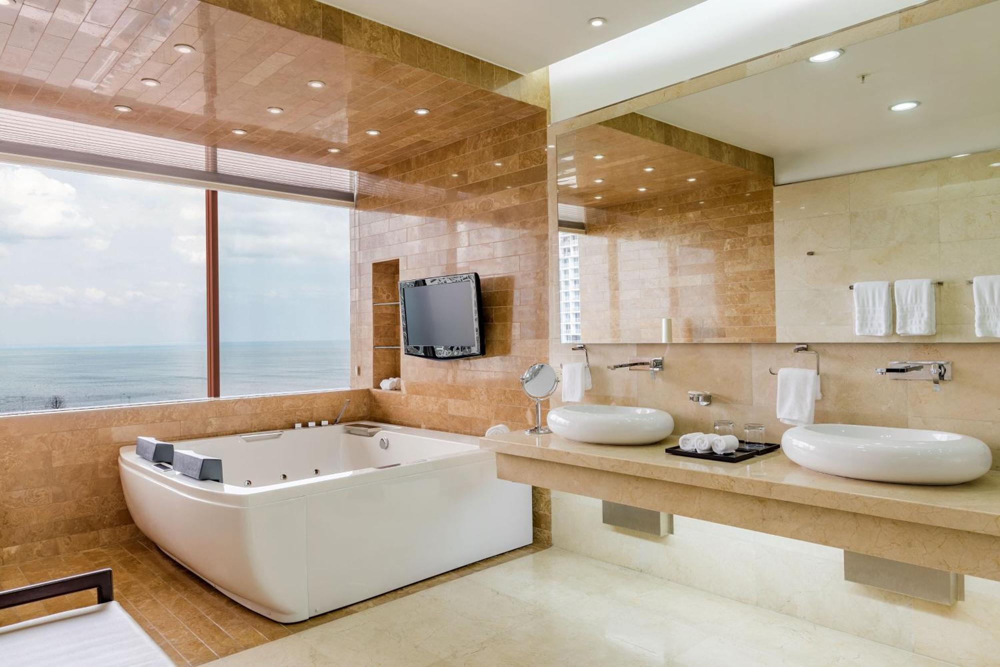 Sheraton Grand 5* Panama City